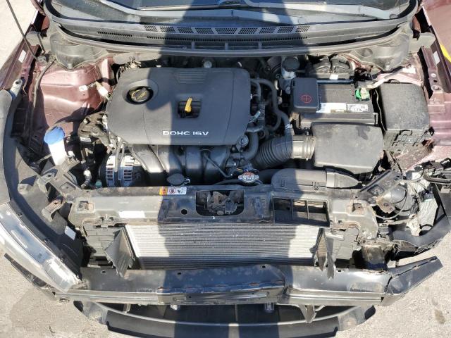 3KPFL4A73JE222948 - 2018 KIA FORTE LX MAROON photo 11