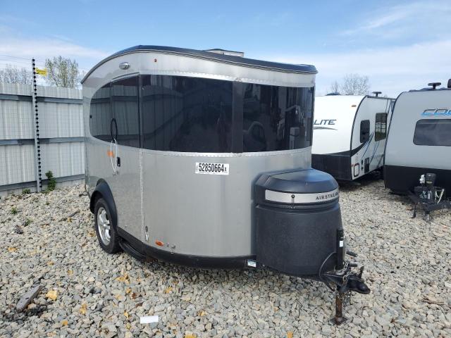 1SMG4DC13JJ203777 - 2018 AIRS CAMPER SILVER photo 1