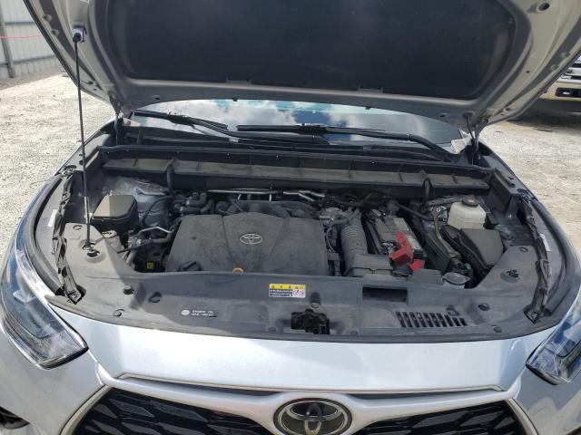5TDGZRBH1MS125118 - 2021 TOYOTA HIGHLANDER XLE SILVER photo 12