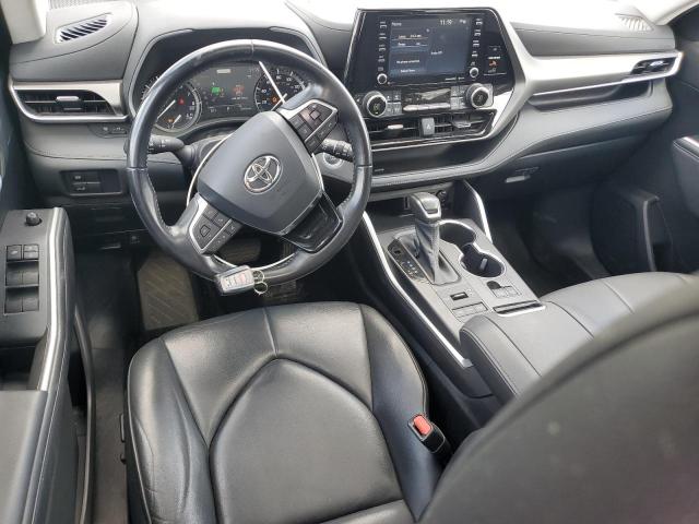 5TDGZRBH1MS125118 - 2021 TOYOTA HIGHLANDER XLE SILVER photo 8