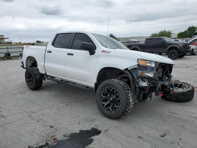 1GCPYCEF2MZ331685 - 2021 CHEVROLET SILVERADO K1500 TRAIL BOSS CUSTOM WHITE photo 4