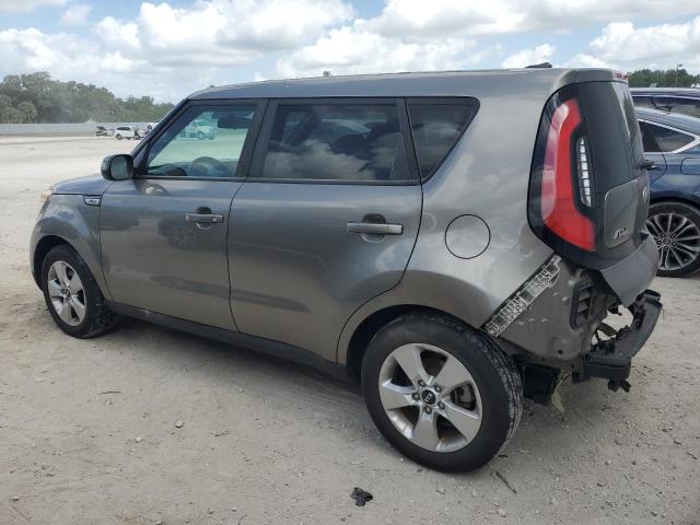 KNDJN2A27J7517435 - 2018 KIA SOUL GRAY photo 2