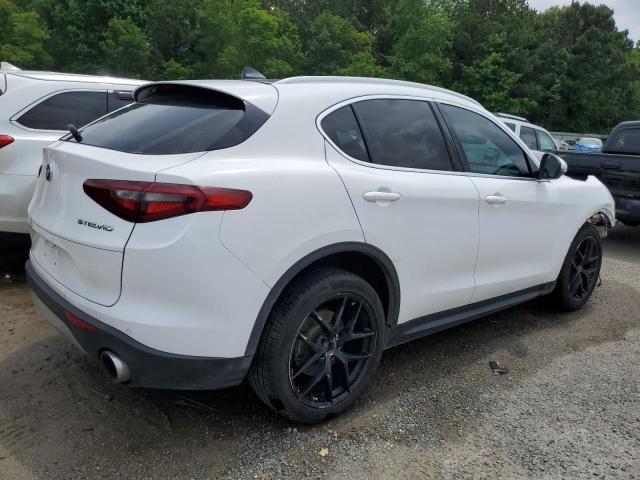 ZASFAKAN6J7B84129 - 2018 ALFA ROMEO STELVIO WHITE photo 3