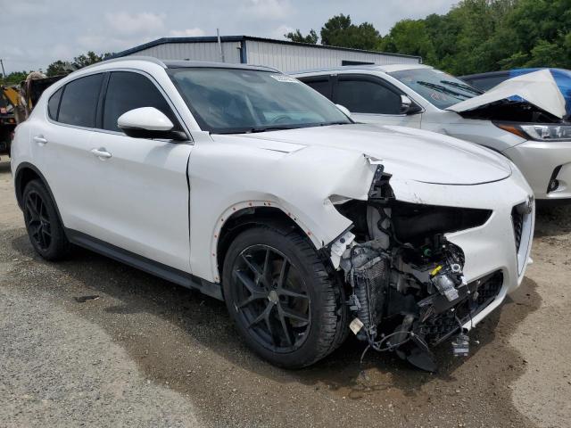 ZASFAKAN6J7B84129 - 2018 ALFA ROMEO STELVIO WHITE photo 4