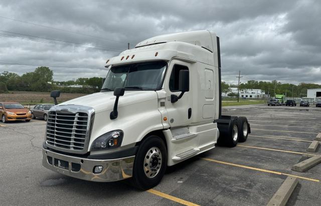 1FUJGLDR1JLJY4478 - 2018 FREIGHTLINER CASCADIA 1 WHITE photo 2