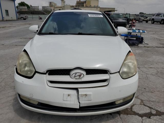 KMHCN36C48U090013 - 2008 HYUNDAI ACCENT SE WHITE photo 5