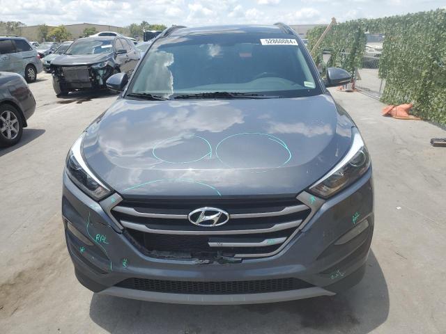 KM8J33A20JU763574 - 2018 HYUNDAI TUCSON VALUE GRAY photo 5