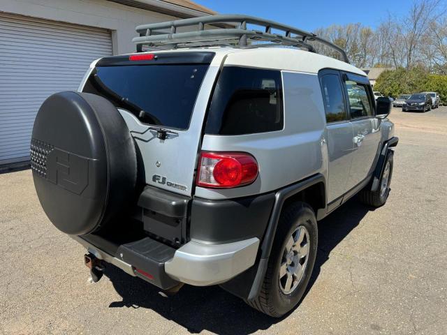 JTEBU11F870071507 - 2007 TOYOTA FJ CRUISER SILVER photo 3