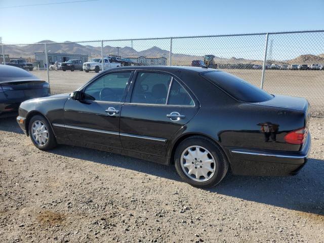 WDBJF65J5YB090672 - 2000 MERCEDES-BENZ E 320 BLACK photo 2