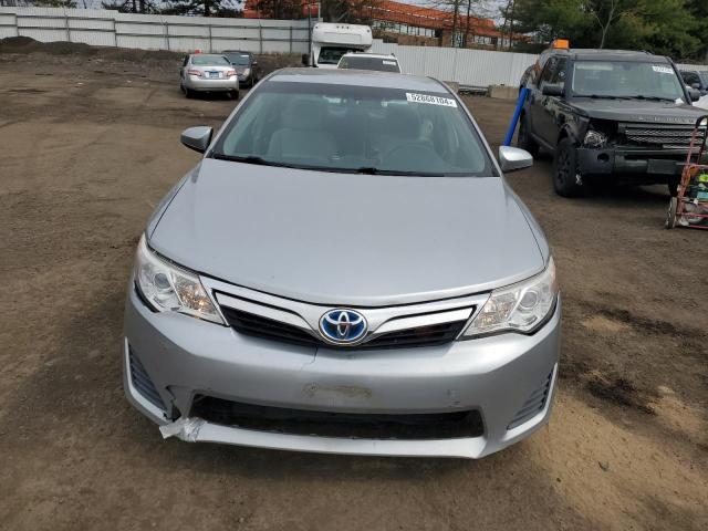 4T1BD1FK0CU062132 - 2012 TOYOTA CAMRY HYBRID GRAY photo 5