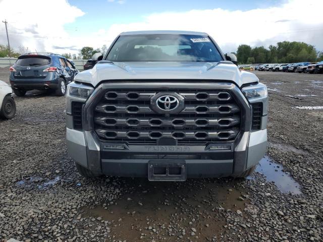 5TFNC5EC0NX001399 - 2022 TOYOTA TUNDRA CREWMAX PLATINUM ვერცხლისფერი ფოტო 5