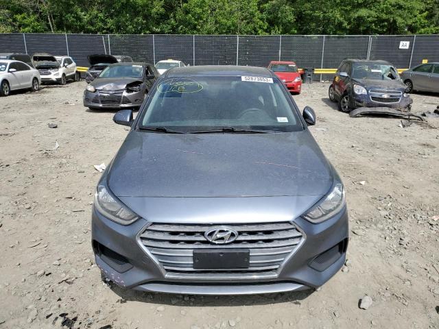 3KPC24A3XJE007540 - 2018 HYUNDAI ACCENT SE GRAY photo 5