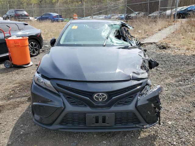 4T1G11AK3RU893607 - 2024 TOYOTA CAMRY SE NIGHT SHADE BLACK photo 5