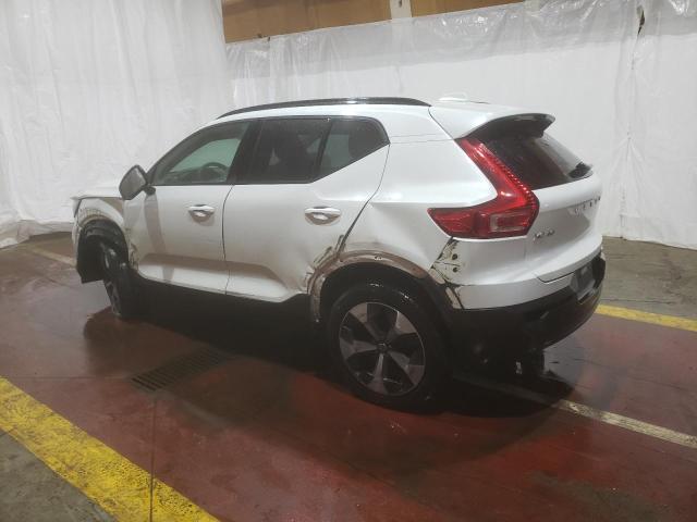 YV4L12UL1R2244619 - 2024 VOLVO XC40 PLUS WHITE photo 2