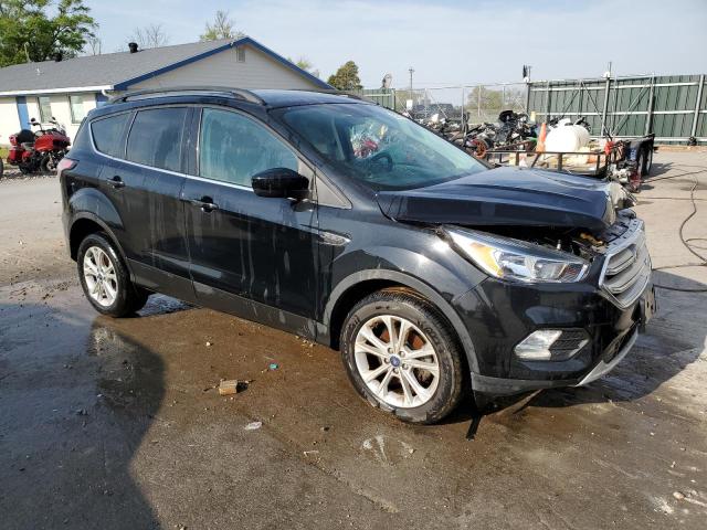 1FMCU0GD8JUC30109 - 2018 FORD ESCAPE SE Schwarz Foto 4