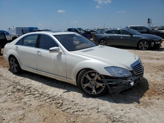 WDDNG7DB5DA529150 - 2013 MERCEDES-BENZ S 550 WHITE photo 4