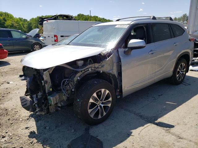 5TDGZRBH9MS158660 - 2021 TOYOTA HIGHLANDER XLE Silber Foto 1