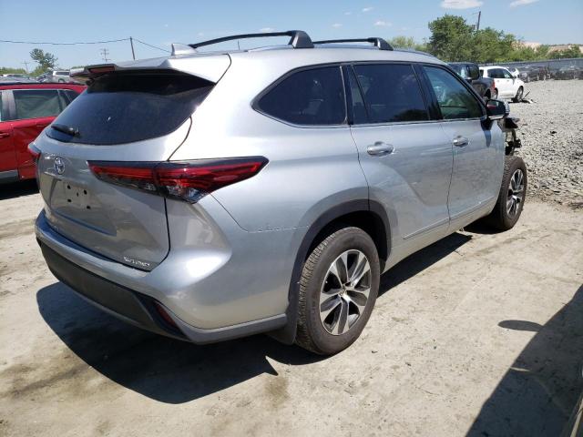 5TDGZRBH9MS158660 - 2021 TOYOTA HIGHLANDER XLE Silber Foto 3