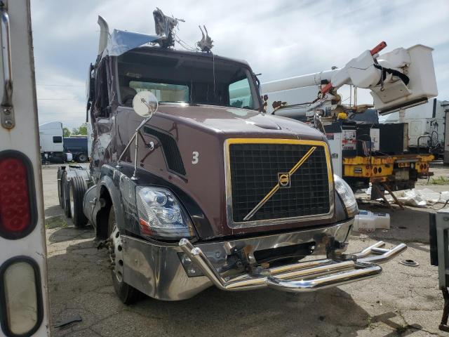 2010 VOLVO VN VNL, 