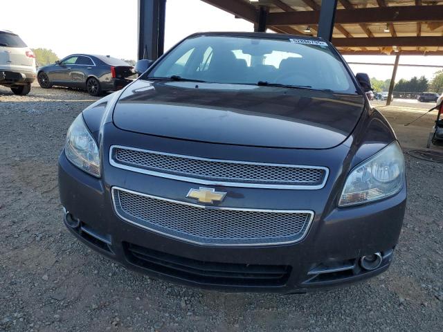 1G1ZE5E7XBF340423 - 2011 CHEVROLET MALIBU LTZ ნაცრისფერი ფოტო 5