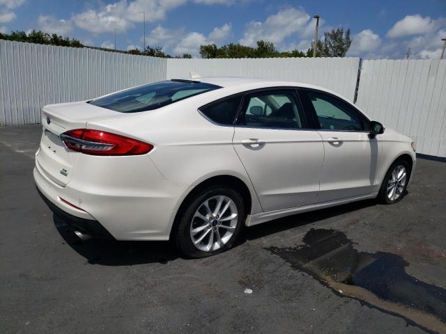 3FA6P0HD0LR125491 - 2020 FORD FUSION SE WHITE photo 3