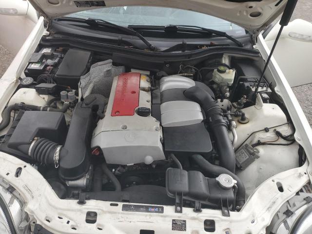 WDBKK49F33F284550 - 2003 MERCEDES-BENZ SLK 230 KOMPRESSOR WHITE photo 11