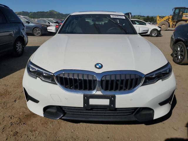 3MW5R1J00N8C72557 - 2022 BMW 330I WHITE photo 5