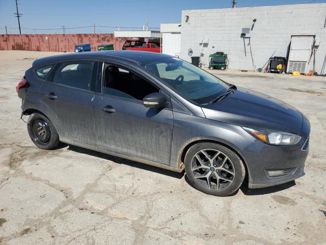 1FADP3M22HL205281 - 2017 FORD FOCUS SEL GRAY photo 4