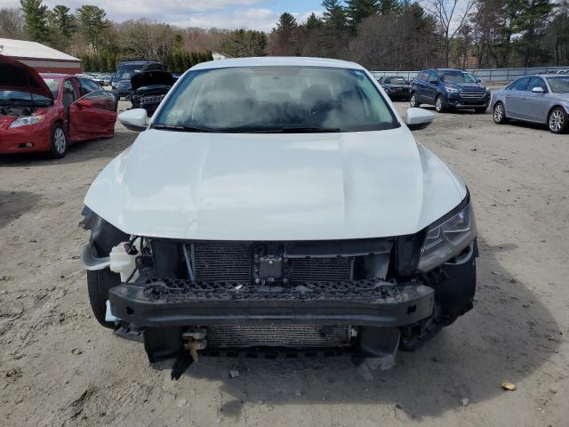 1VWDT7A3XHC078822 - 2017 VOLKSWAGEN PASSAT R-LINE Սպիտակ լուսանկար 5