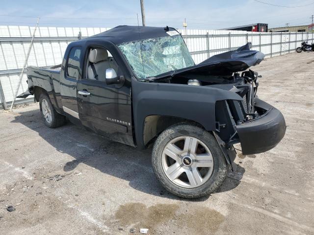 1GCEC19J08Z263479 - 2008 CHEVROLET SILVERADO C1500 BLACK photo 4