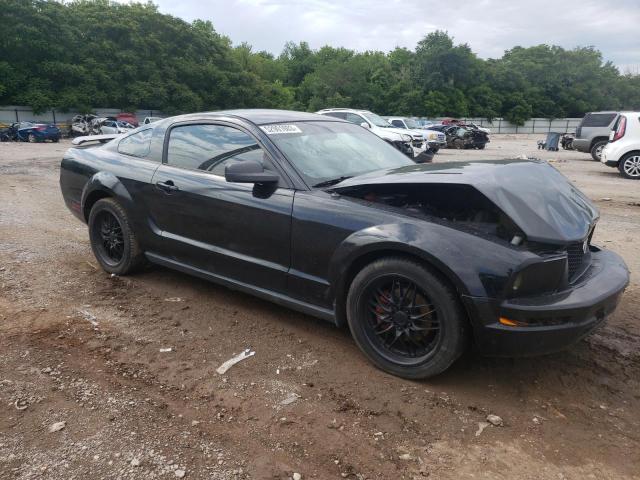 1ZVHT80N385199030 - 2008 FORD MUSTANG BLACK photo 4