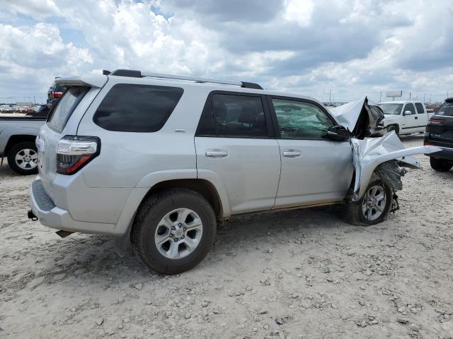 JTENU5JR6N6012349 - 2022 TOYOTA 4RUNNER SR5/SR5 PREMIUM 银色 照片 3
