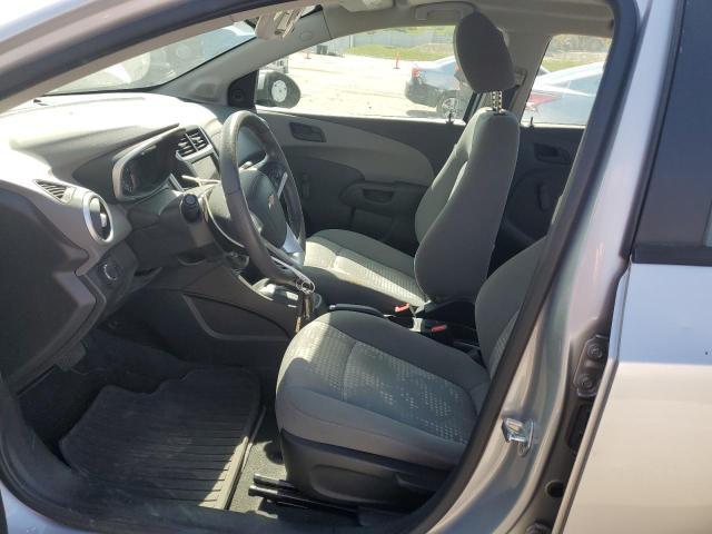 1G1JB5SHXJ4136217 - 2018 CHEVROLET SONIC LS ვერცხლისფერი ფოტო 7