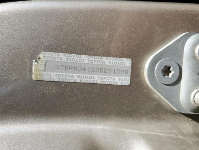 5TBRN34152S291598 - 2002 TOYOTA TUNDRA ACCESS CAB SR5 GOLD photo 12