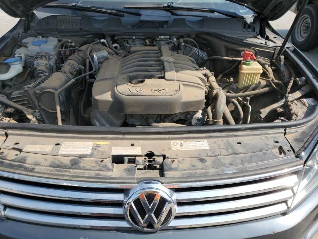 WVGEF9BP9GD000886 - 2016 VOLKSWAGEN TOUAREG SPORT GRAY photo 11