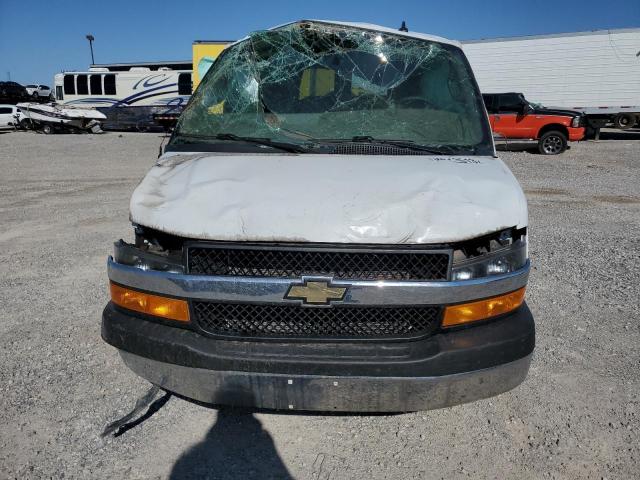 1GAZGPF1XJ1341180 - 2018 CHEVROLET EXPRESS G3 LT WHITE photo 5