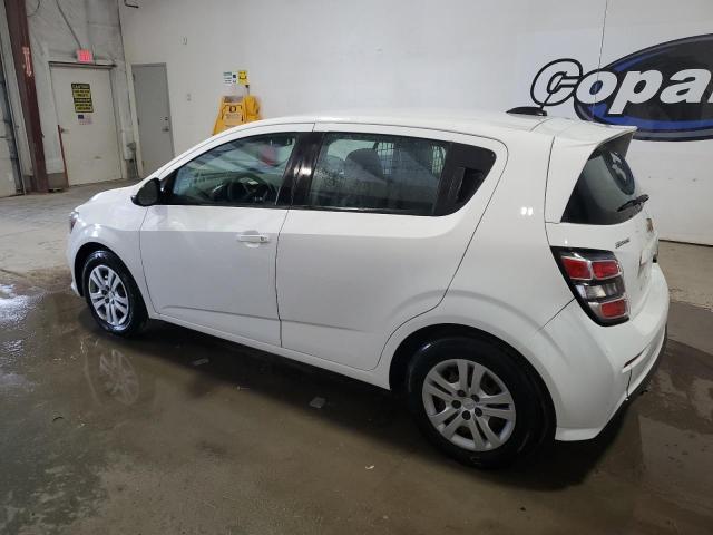 1G1JG6SB2K4142260 - 2019 CHEVROLET SONIC WHITE photo 2