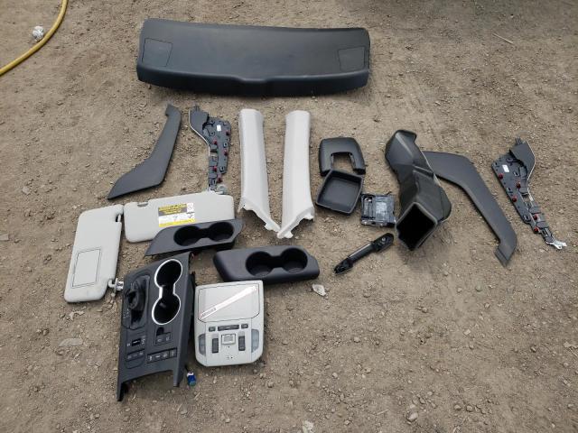 5TDGZRBH1NS253151 - 2022 TOYOTA HIGHLANDER XLE Gris foto 13