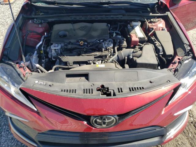 4T1C11AKXMU599578 - 2021 TOYOTA CAMRY LE RED photo 11