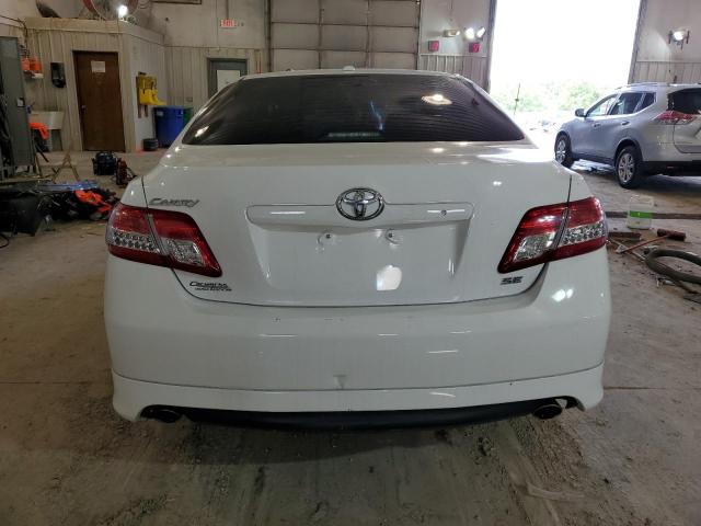 4T1BF3EK3BU640908 - 2011 TOYOTA CAMRY 4D 2 BASE WHITE photo 6