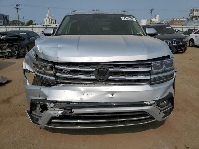 1V2RR2CA3JC574765 - 2018 VOLKSWAGEN ATLAS SEL SILVER photo 5