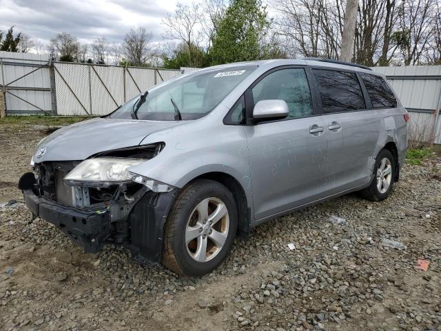 2017 TOYOTA SIENNA LE, 