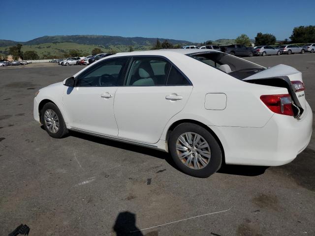 4T4BF1FK9CR258263 - 2012 TOYOTA CAMRY BASE WHITE photo 2