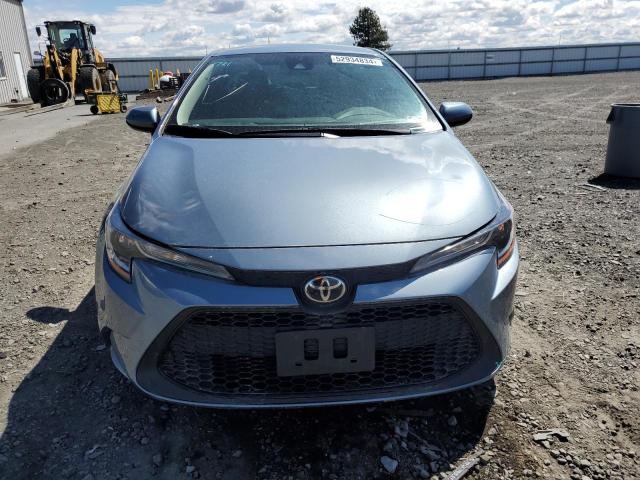 5YFEPMAE0MP223282 - 2021 TOYOTA COROLLA LE BLUE photo 5