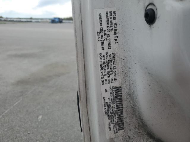 ZFBERFBB1H6D89162 - 2017 RAM PROMASTER SLT Білий фото 12