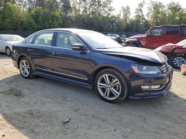 1VWCM7A32FC005076 - 2015 VOLKSWAGEN PASSAT SEL BLUE photo 4