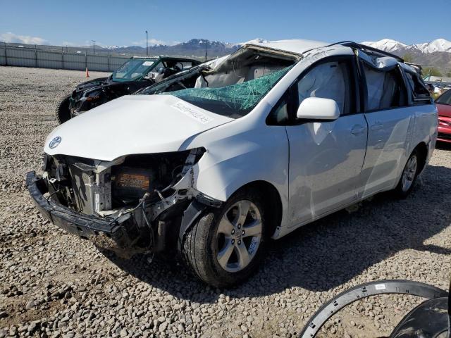 2017 TOYOTA SIENNA LE, 