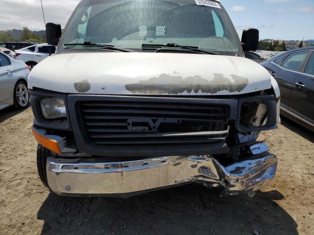 1GTGG25C081222133 - 2008 GMC SAVANA G2500 WHITE photo 13