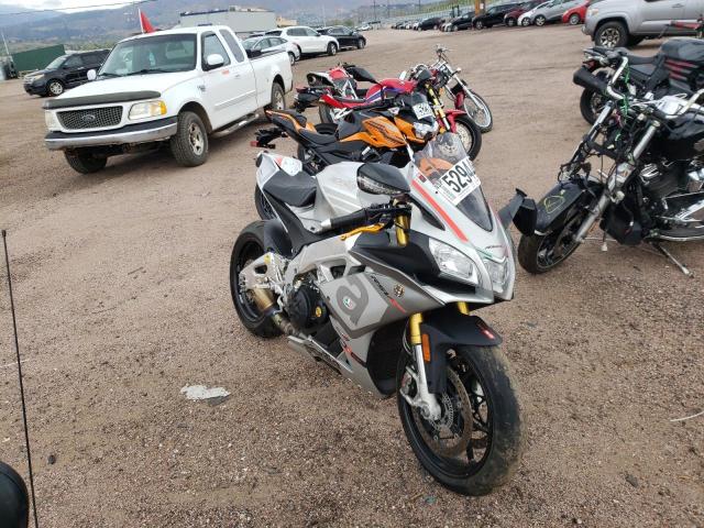 ZD4RKUB01GS000128 - 2016 APRILIA RSV4 RF SILVER photo 1