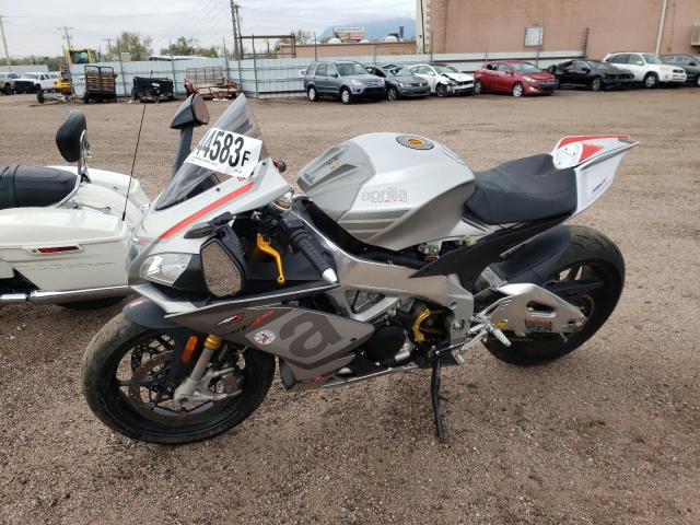 ZD4RKUB01GS000128 - 2016 APRILIA RSV4 RF SILVER photo 9